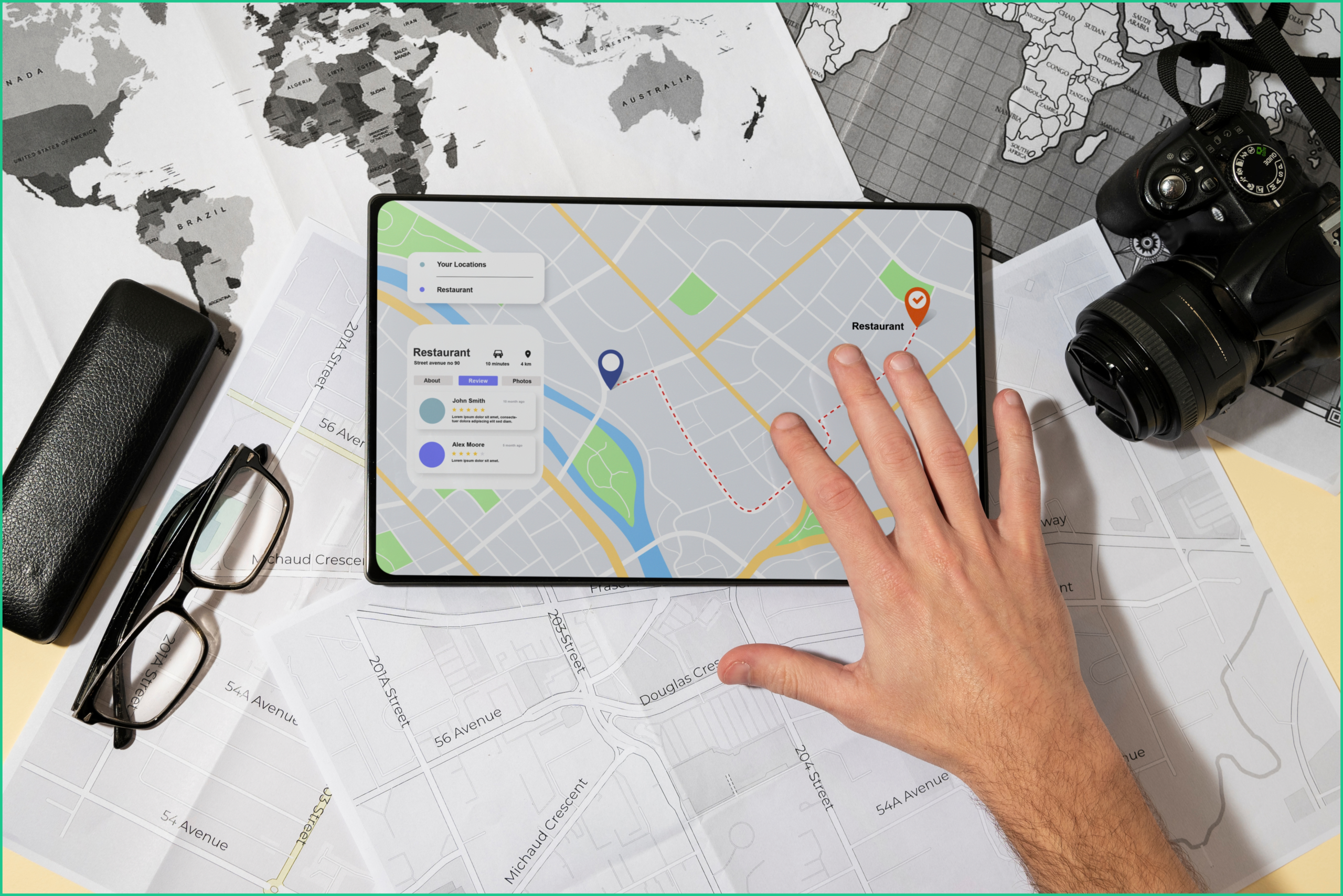 Điện thoại hiển thị bản đồ và lộ trình trên Google Maps, minh họa cách sử dụng bản đồ ngoại tuyến khi di chuyển ở khu vực không có kết nối Internet.